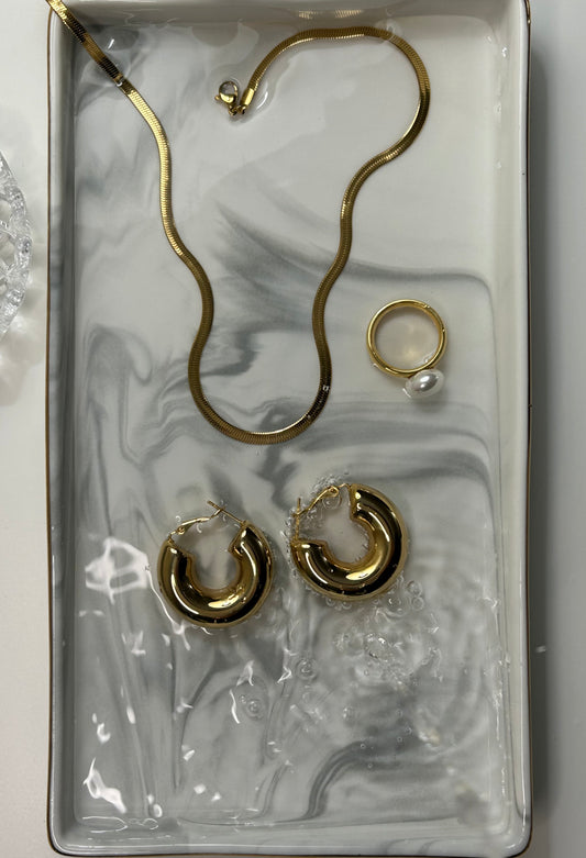 How is our jewelry water resistant? 💧