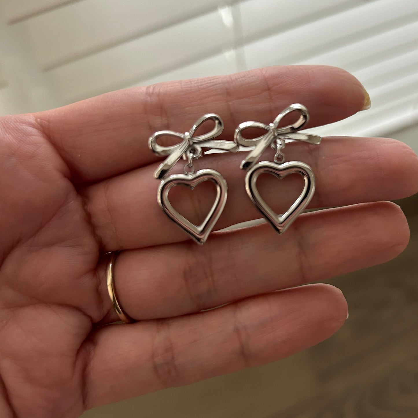 Bow earrings