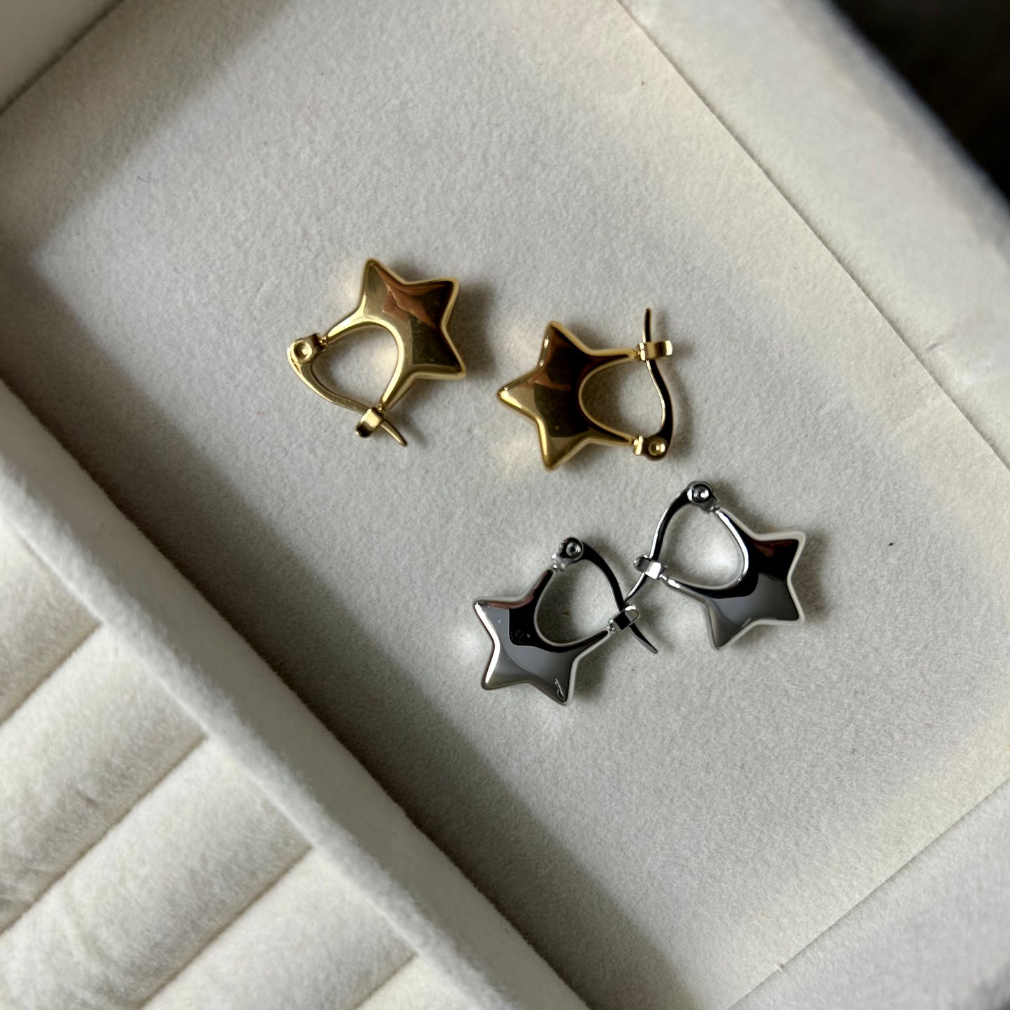 Mini star earrings